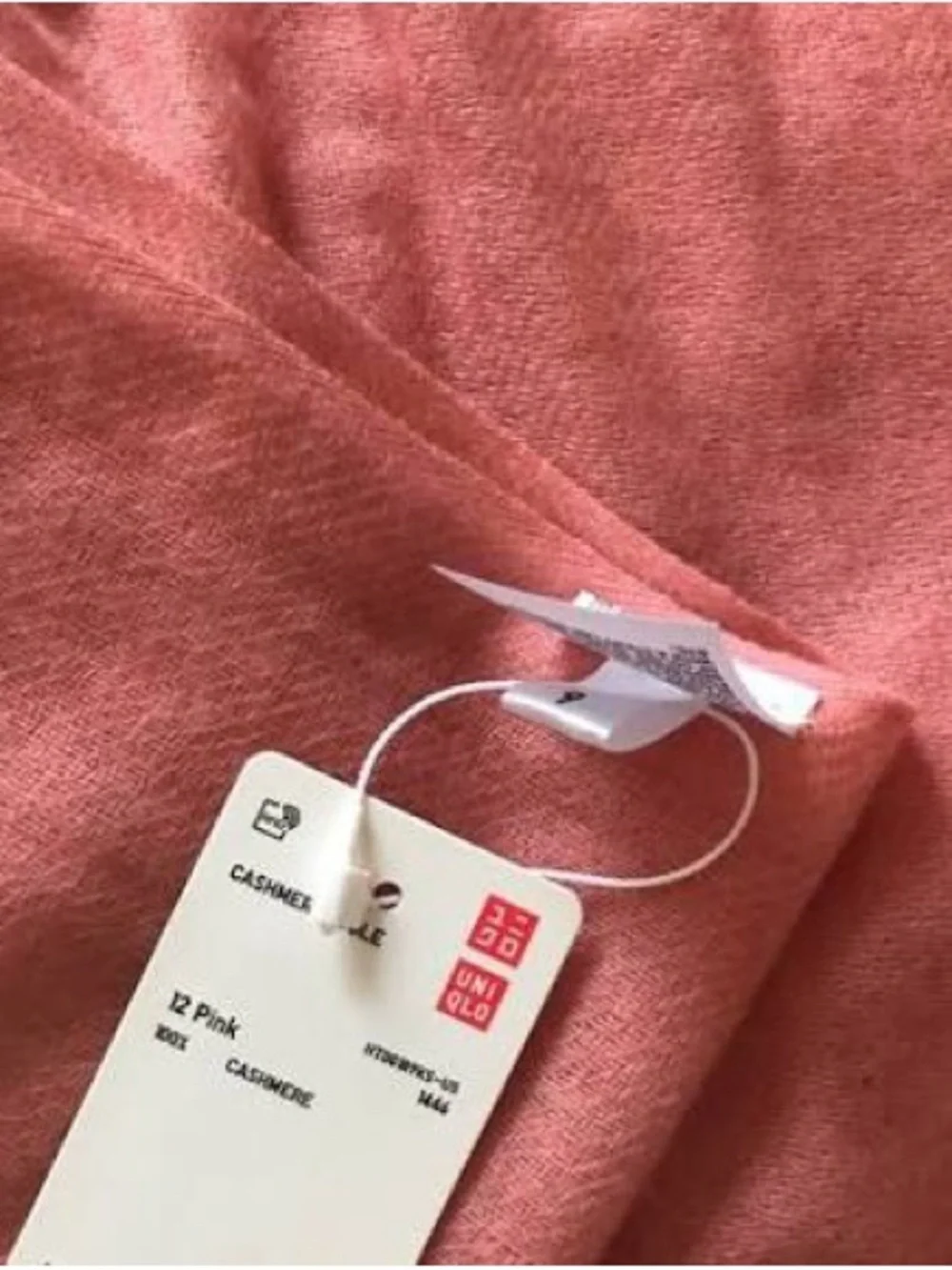 Uniqlo NWT 100% cashmere Tissue Scarf stole
